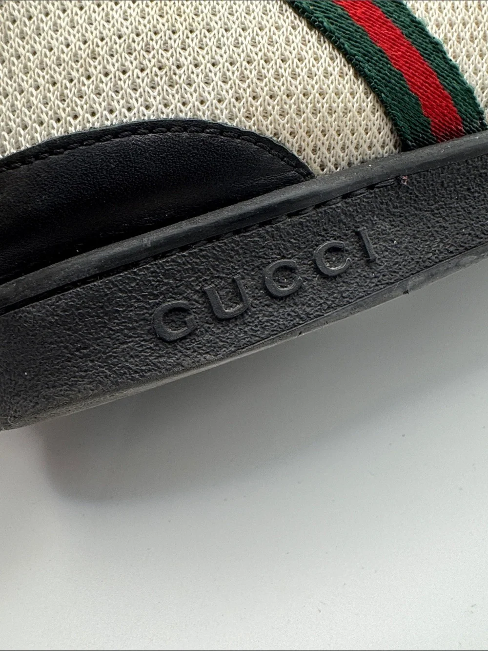 Gucci Vintage Low-Top Sneakers – Web Stripe – Leather & Mesh - Size US 7.5